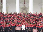 Jokowi Serahkan Bonus SEA Games 2023 Rp 289 Miliar 