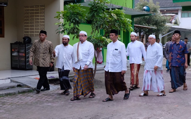 Salim Segaf Al-Jufri berziarah ke makam para wali