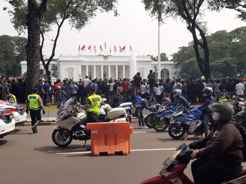 Tawa Ketua MPR dan Menteri Saat Jokowi Urung Ngaspal Bareng Pembalap MotoGP