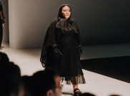 Gita Bhebita, Berukuran Plus Jadi Bintang di Panggung Jakarta Fashion Week 2020