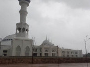 Di Batam, Azan Mulai Dikumandangkan dengan Seruan Salat di Rumah