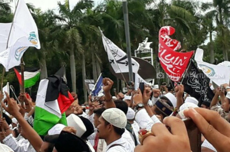 Massa Reuni 212 Galang Dana Bantu Korban Bencana Alam