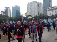 Buruh Demo di Istana, Jalan Medan Merdeka Barat Ditutup