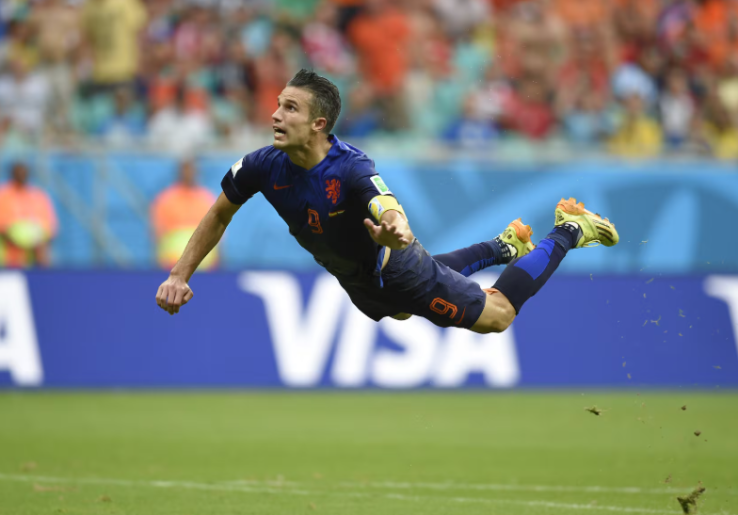 Mengenang Kembali Sundulan Terbang Robin van Persie Saat Belanda Cukur Spanyol di Piala Dunia 2014, Iker Casillas Sampai Bengong
