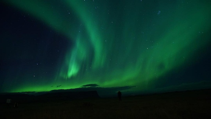 Pemandangan aurora di Kalfafell. (Foto: instagram.com/suivezcheryl)
