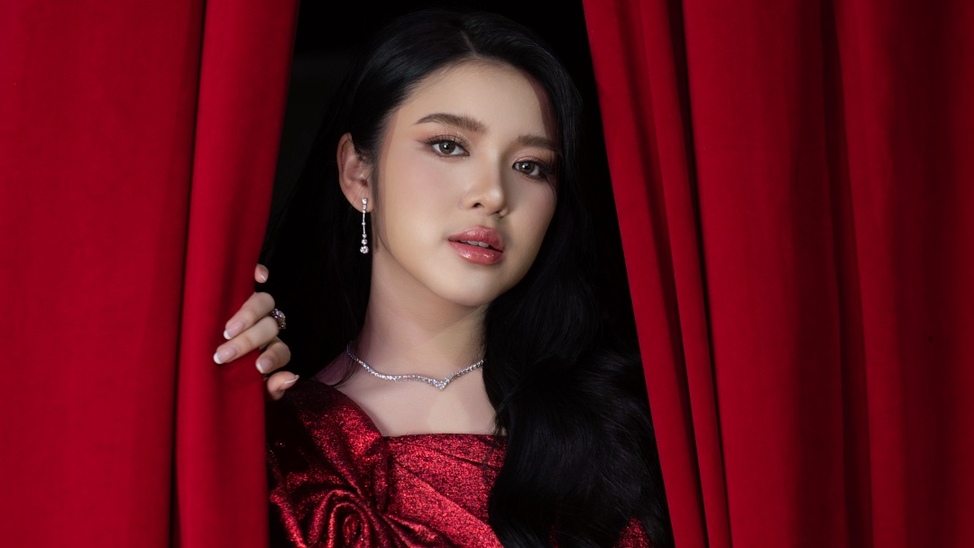 Tiara Andini Hadirkan Visual Romansa Melankolis dalam Video Musik 'Bukan Untukku'