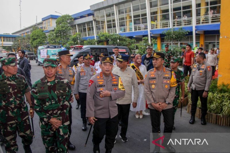 Cuaca Ekstrem Jadi Perhatian Kemenhub Saat Terjadi Lonjakan Pemudik di Pelabuhan