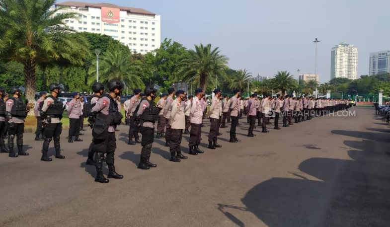 Nyaris 400 Personil Polisi Diturunkan Jaga Sidang Putusan Perselisihan Pilkada di MK (MP/Kanugraha)