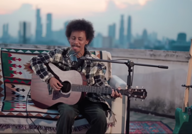 Makna dan Lirik Lagu Lesung Pipi Raim Laode: Kisah Cinta yang Sederhana dan Romantis