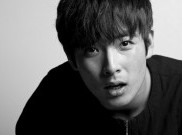 Macam Pakaian untuk Gaya Minimalis ala Pria Korea