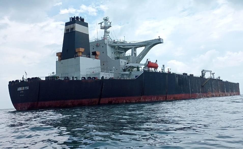 Pemindahan Awak Kapal MT Arman Menuai Protes