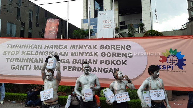 Geruduk Kantor Kementerian Perdagangan, Buruh Minta Mendag Lutfi Mundur