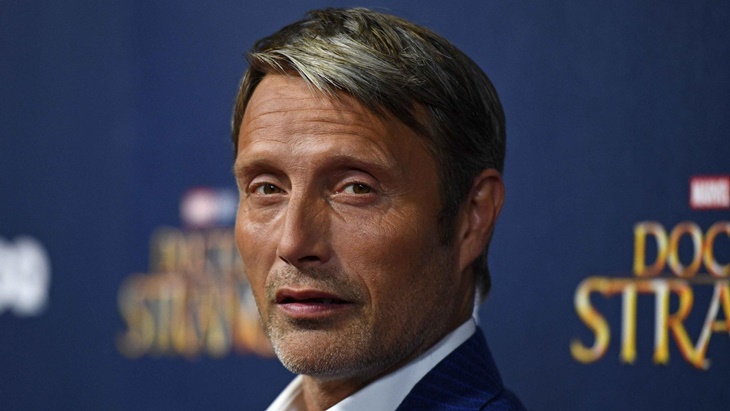 Mads Mikkelsen Gantikan Johnny Depp di 'Fantastic Beasts 3'?