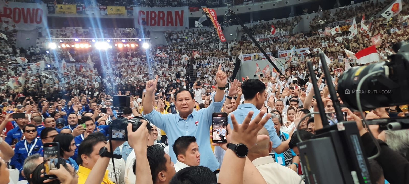 Survei Indikator Politik: Prabowo-Gibran Unggul dari Ganjar-Mahfud dan Anies-Cak Imin