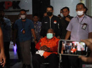 KPK Sita Mobil Mewah Milik Lukas Enembe