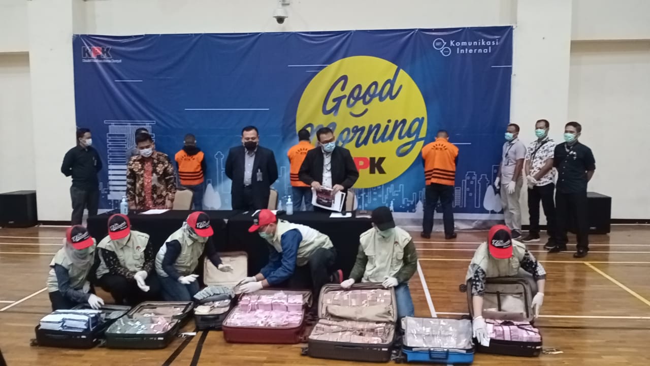 Dua Menteri Jadi Tersangka Korupsi, Bukti Jokowi Salah Pilih Anak Buah