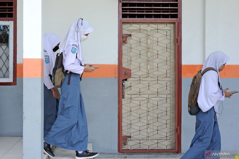 Jumlah Sekolah Negeri Masih Minim, Jateng Buka Kelas Virtual