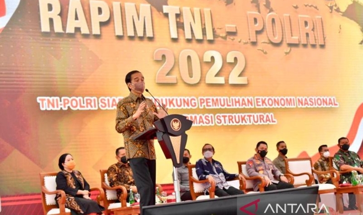 Minta Pembenahan Kedisiplinan, Jokowi Tegaskan Tidak Ada Demokrasi di TNI-Polri