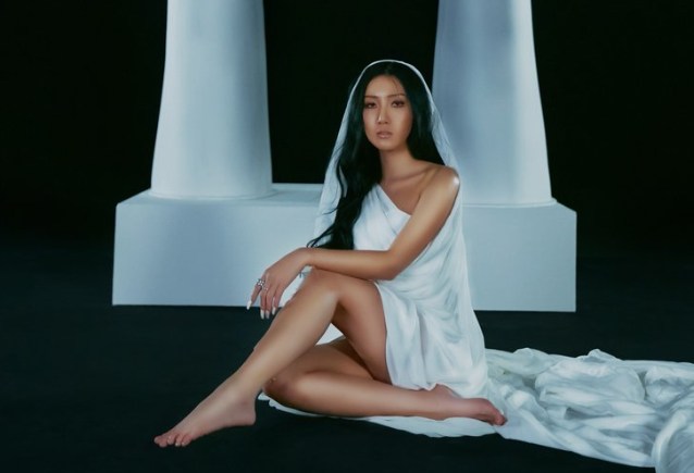 Hwasa MAMAMOO Solo