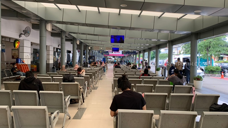 Dua Minggu Jelang Lebaran, Stasiun Senen Masih Sepi