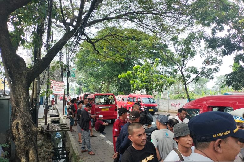 Polisi Mediasi Transjakarta dan Sopir Angkot Buntut Penolakan Rute Pulogadung-Tanjung Priok