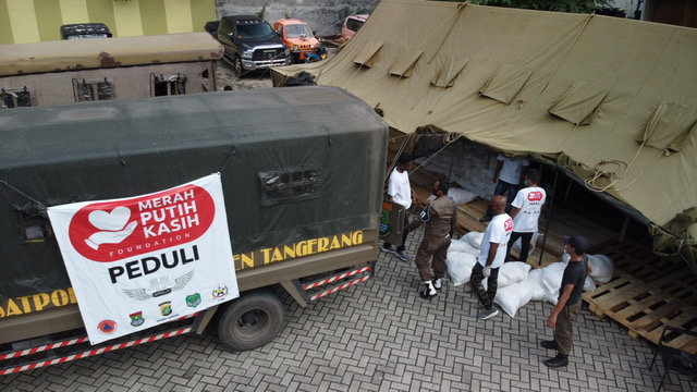 Pemkab Tangerang: Kepedulian JHL Group di Tengah Pandemi COVID-19 Bisa Jadi Contoh Pengusaha Lain