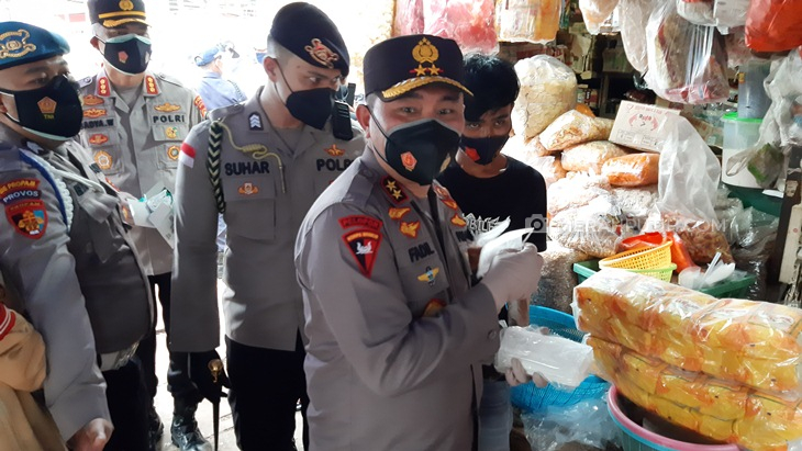 Kapolda Metro Sidak Penggunaan Masker Para Pedagang di Pasar Senen