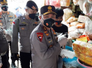 Kapolda Metro Sidak Penggunaan Masker Para Pedagang di Pasar Senen