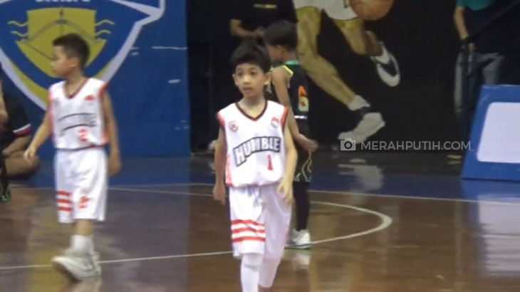 Jan Ethes saat pertandingan basket. (Foto: MP/Ismail)