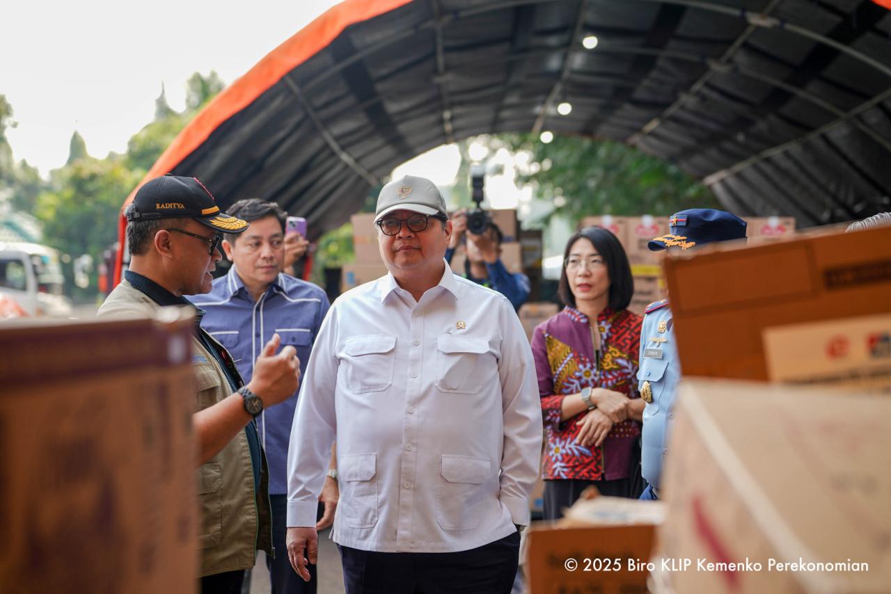  Pemerintah Kirimkan 40 Ton Bantuan Dari Donatur ke Daerah Bencana Sumatra