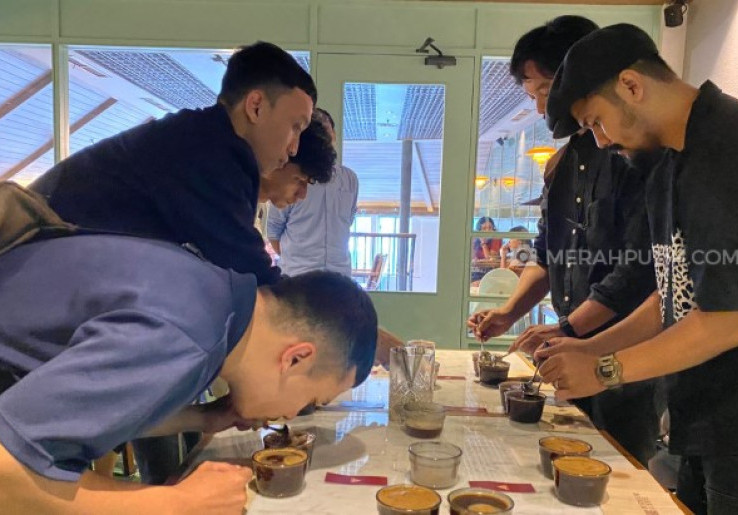 Roemah Koffie Gelar Coffee Cupping Bersama Para Barista
