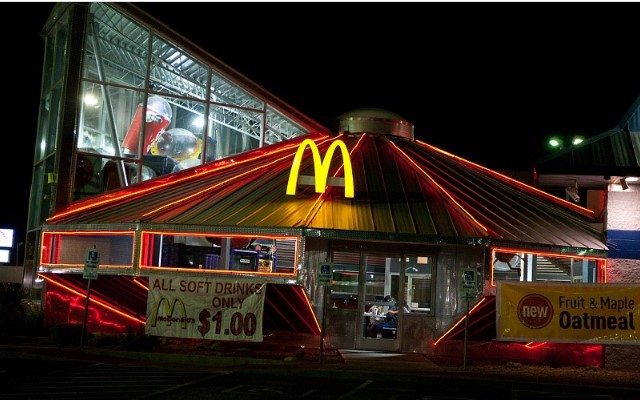 5 Gerai McDonald's Paling Unik di Dunia, Ada yang Dalam Pesawat!