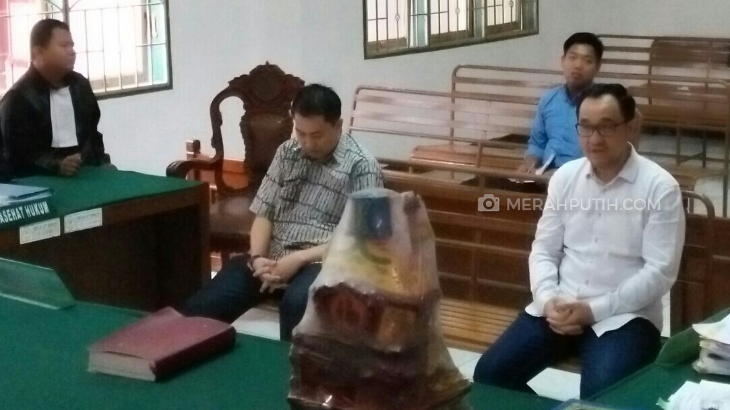 Majelis Hakim dan Terdakwa Korupsi Waterpark Nisel, Protes Saat Difoto Wartawan