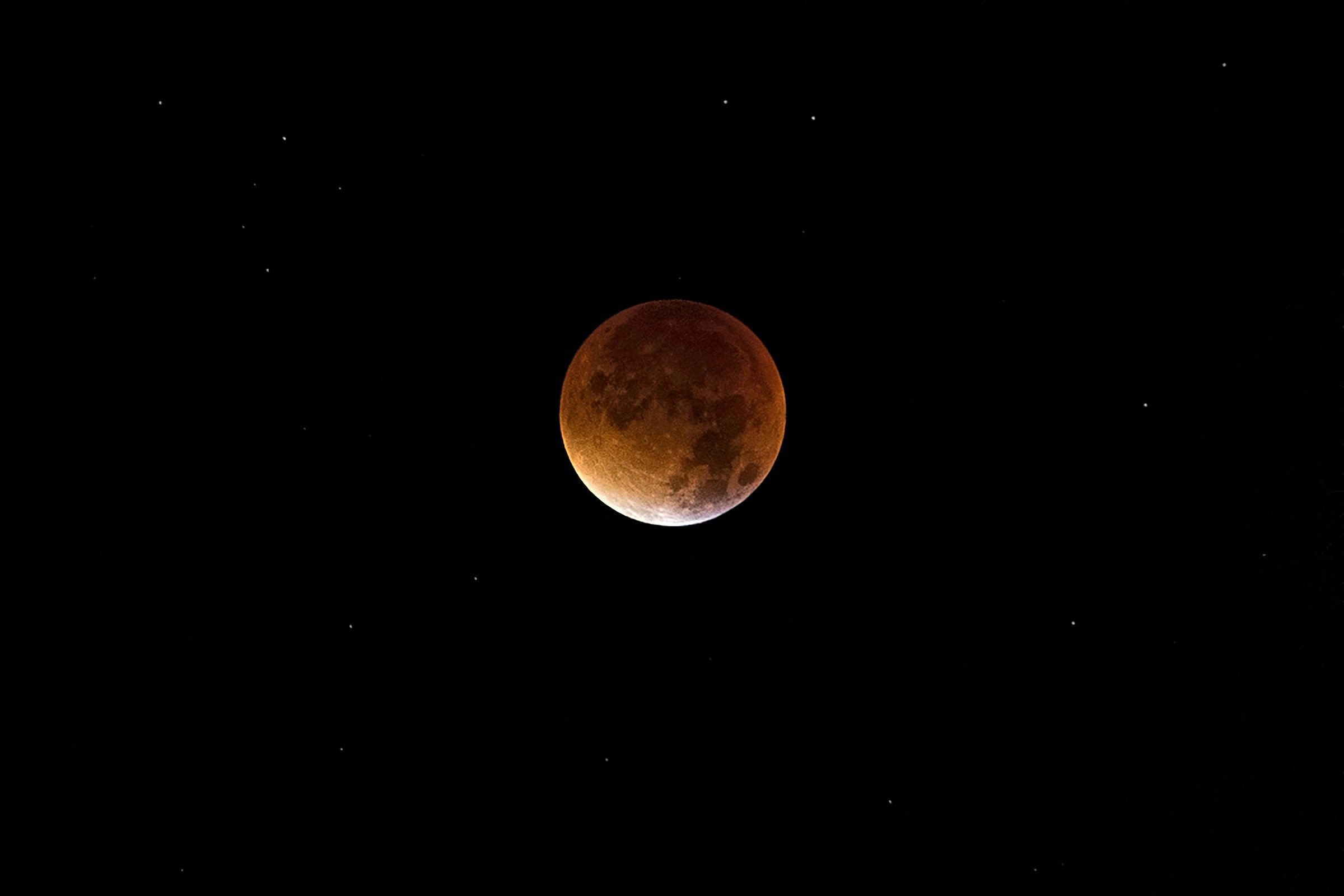 Fenomena Gerhana Bulan Total Terlihat Langit Indonesia 7-8 September 2025, Bisa Nonton Live Stream Loh di Link Ini