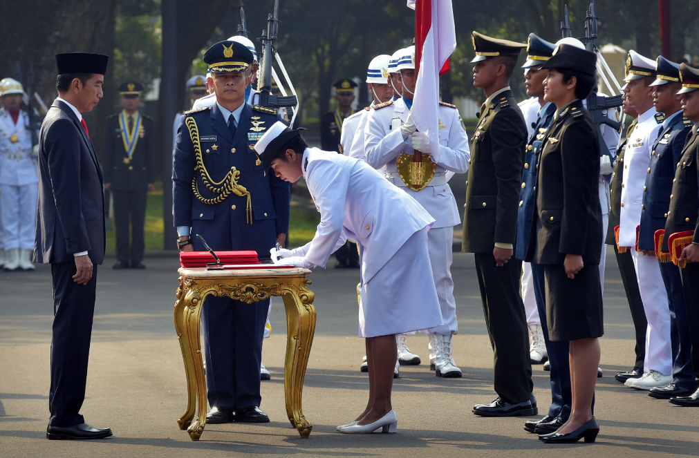 Mengintip Meriahnya Selebrasi Para Perwira TNI-Polri Usai Dilantik Jokowi