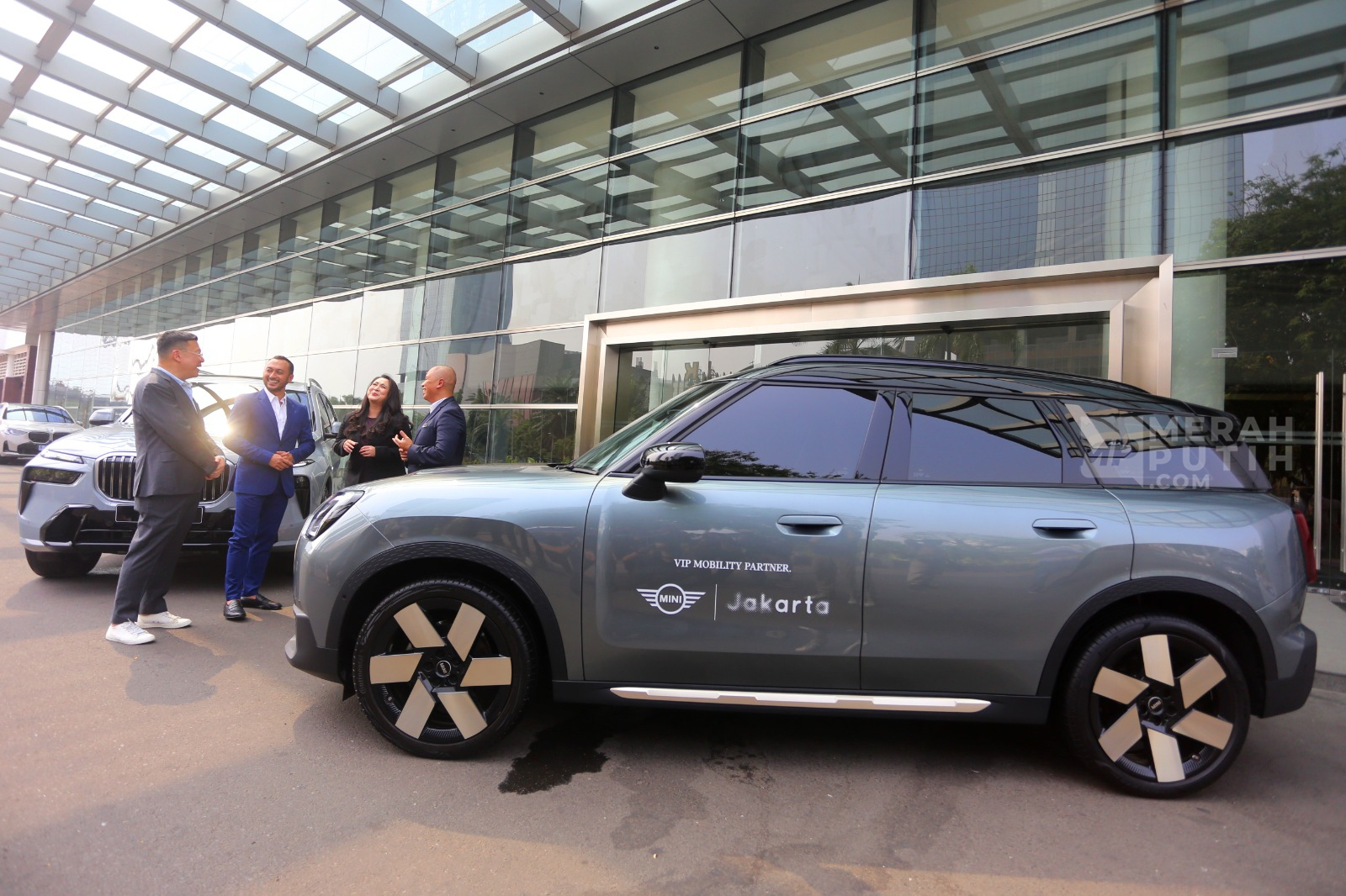 Art Jakarta 2026 Gandeng BMW dan MINI sebagai Luxury Mobility Partner
