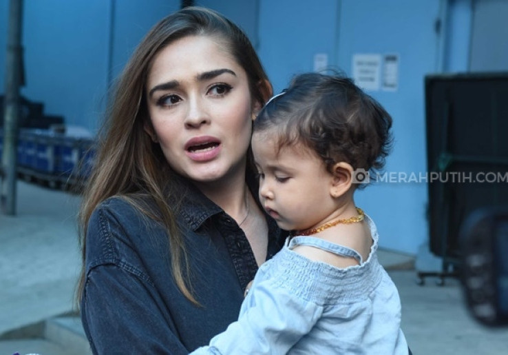 Yasmine Wildblood Tak Akan Rayakan Ulang Tahun Anaknya