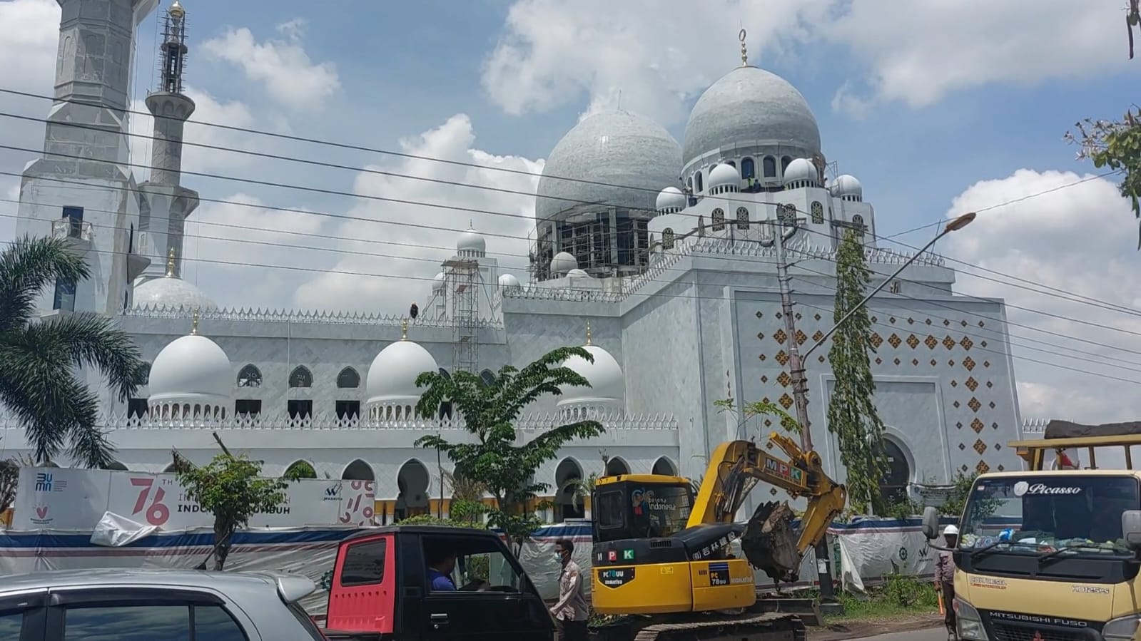 Progres Pembangunan Masjid Sheikh Al Zayed Hadiah Untuk Jokowi Mencapai 90 Persen