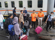 Liburan Berakhir, Ribuan Penumpang Padati Stasiun KA di Wilayah Surabaya