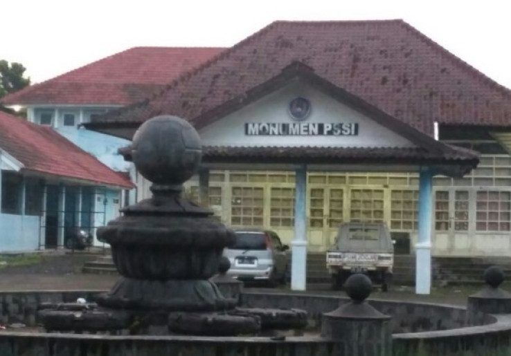 Jejak Sunyi Monumen Seperempat Abad PSSI