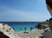 Pencuri Pasir di Pantai Sardinia Didenda Rp 52 Juta