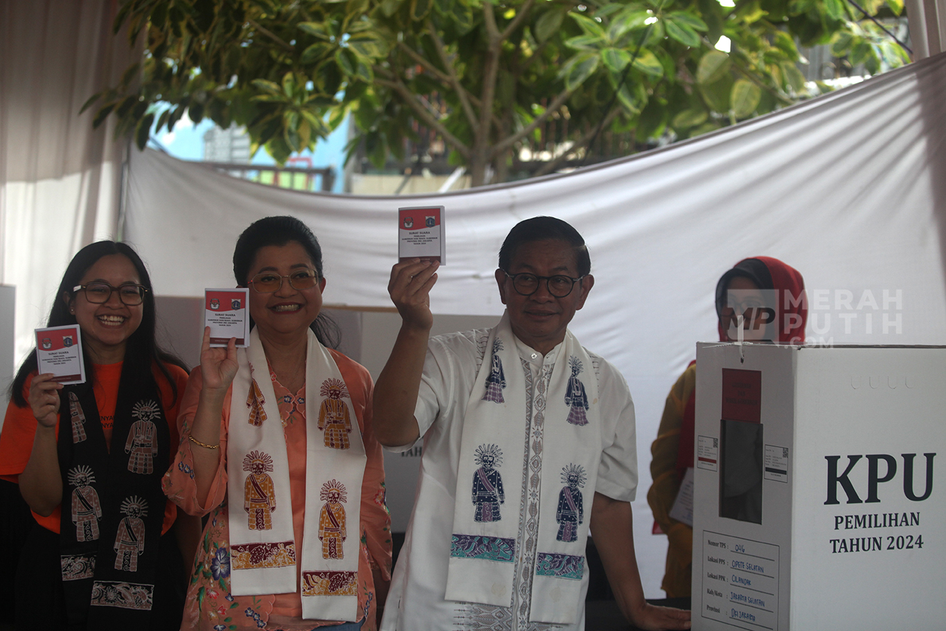 Cagub DKI Jakarta Pramono Anung Nyoblos di TPS 046 Cipete Selatan Pilkada 2024