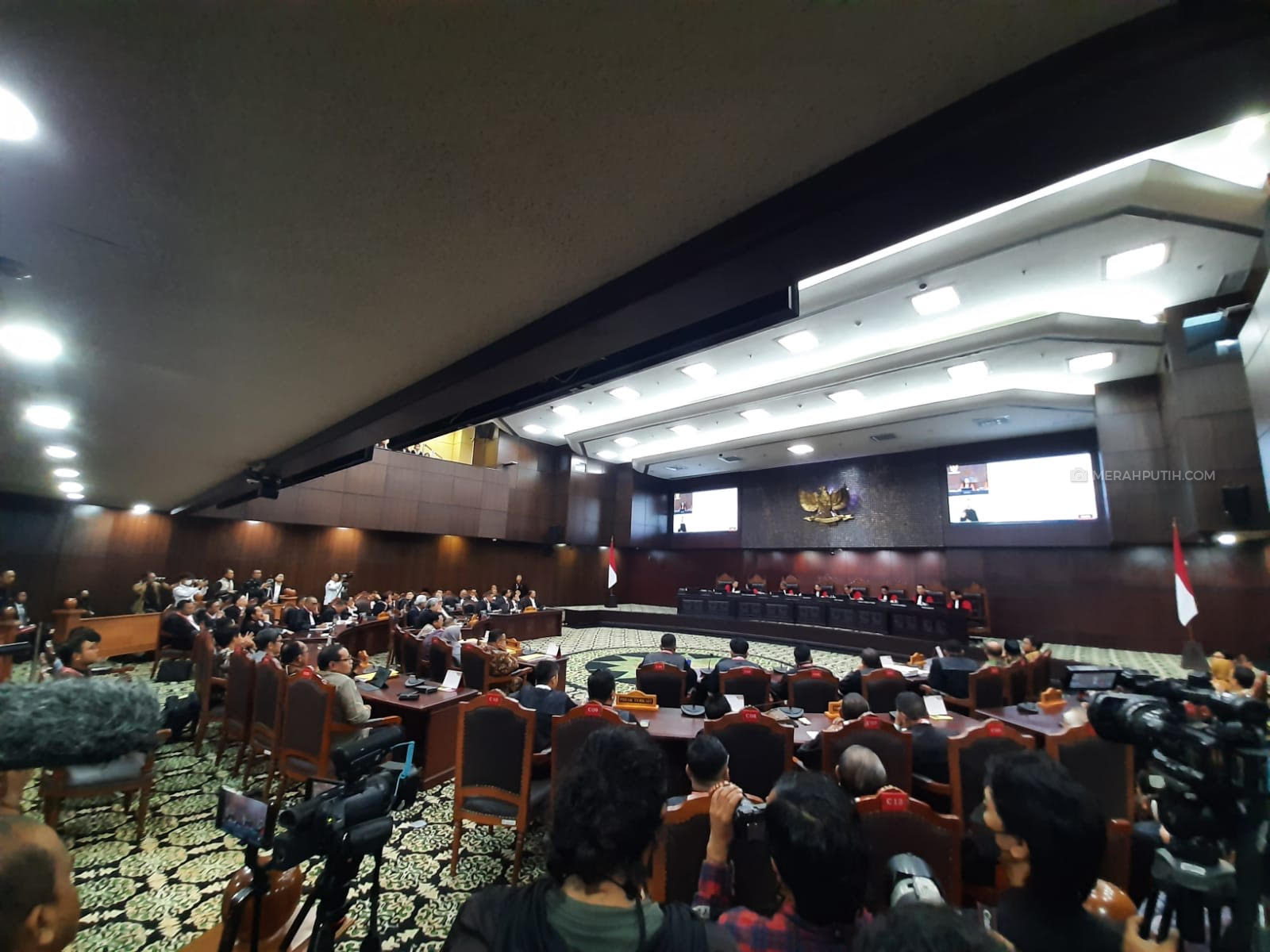 MK Sebut Bansos Jokowi Tak Terbukti Untungkan Suara Prabowo-Gibran