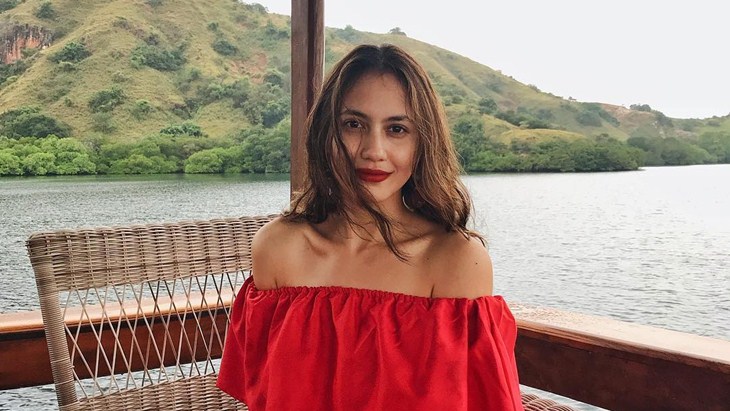 Foto Pevita Pearce di Kolam Renang Bikin Warganet Gagal Fokus