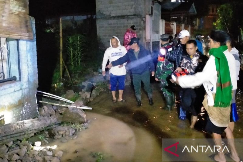 6 Desa di Wilayah Puncak Bogor Diterjang Banjir Bandang dan Longsor