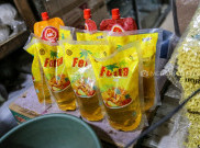 Warga Tangsel Antusias Sambut Operasi Pasar Minyak Goreng