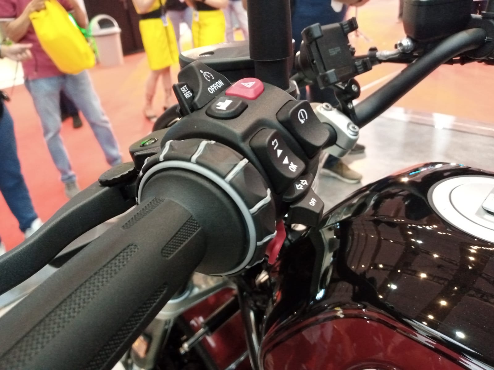 BMW R12 gunakan fitur Gear Shift Assistant