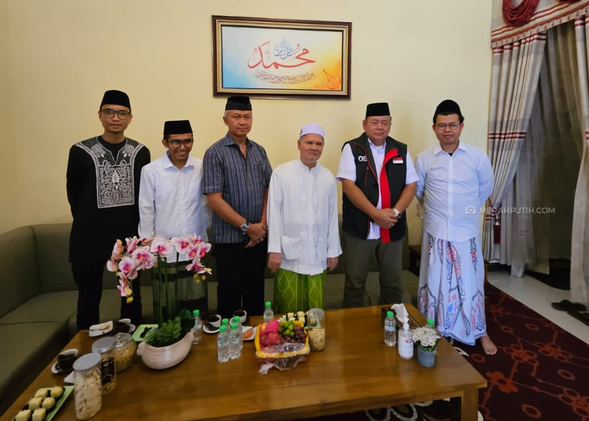 Ulama Sepuh NU dan Santri Situbondo Dukung Ganjar-Mahfud