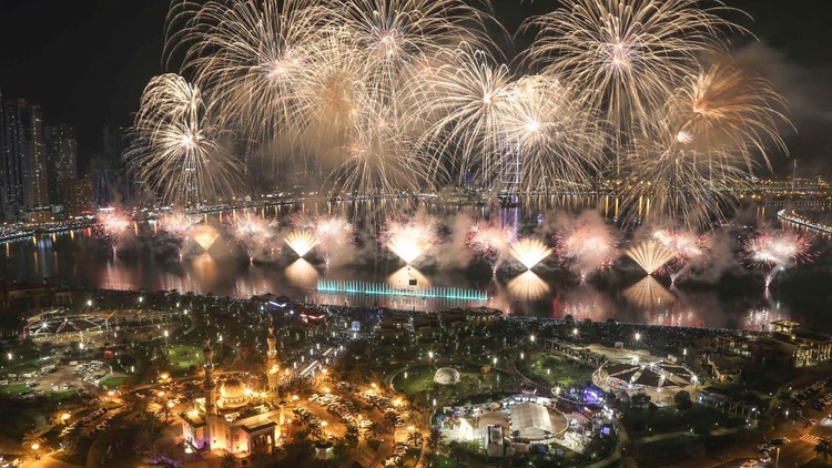 Pesta Kembang Api Mewah Khas Abu Dhabi dan Dubai Sambut Hari Idul Fitri