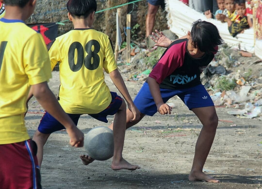 Modus Anak Bola Plastik 90-an Menganulir Gol